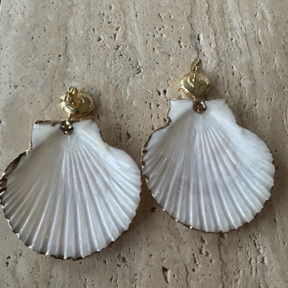 Handmade Gold Shell Earrings - Picture 4 of 4